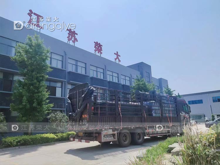 江蘇榮大智能公交站臺(tái)三車(chē)齊發(fā)配圖二